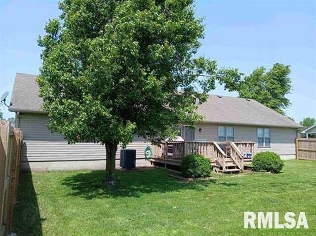 103 Chase Ln, Marion, IL 62959 - back of property featuring a deck
