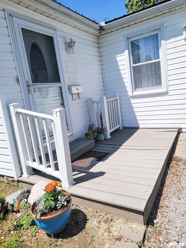 214 W 12th St, Flora, IL 62839 - view of wooden terrace