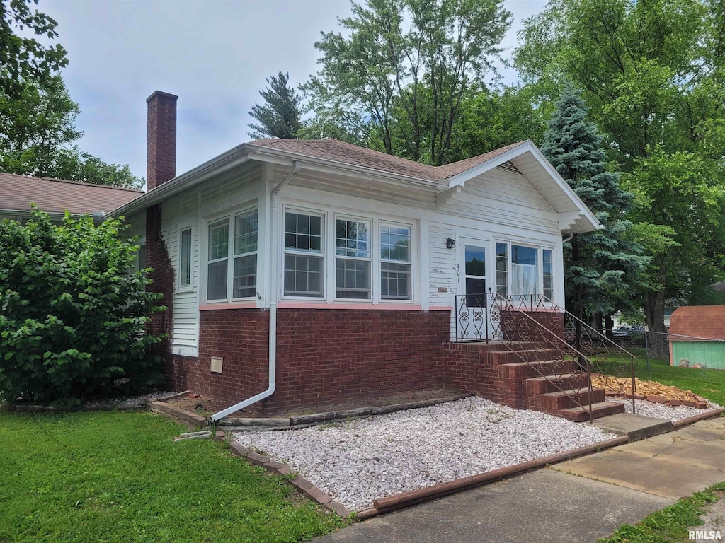 401 Election St, Benton, IL 62812 - photo 1