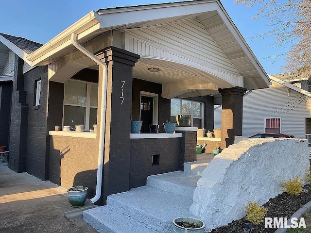 717 E Main St, Benton, IL 62812 - entrance to property featuring covered porch