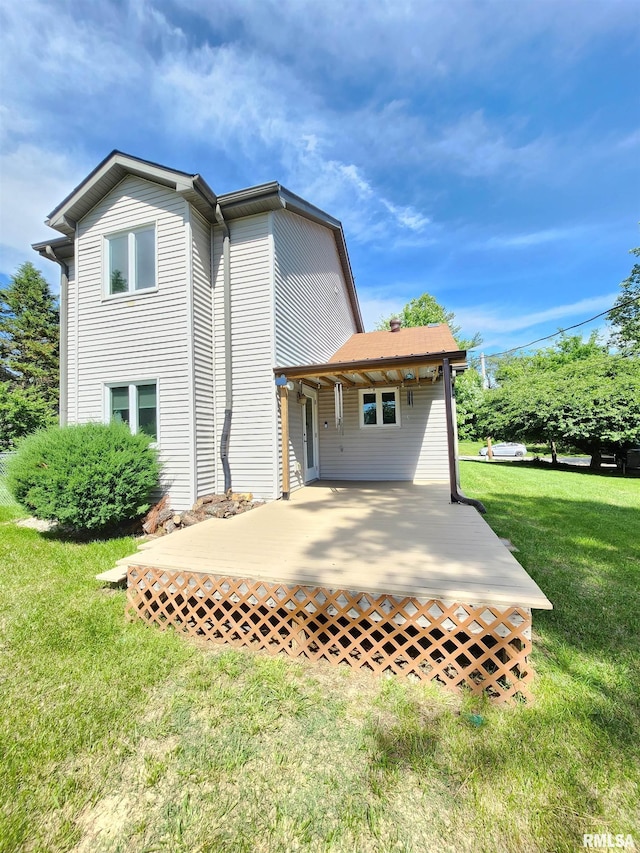 1144 S Morningside Dr, Carbondale, IL 62901 - back of property featuring a yard and a wooden deck