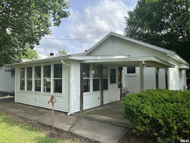 401 W 11th St, Christopher, IL 62822 - view of front of home