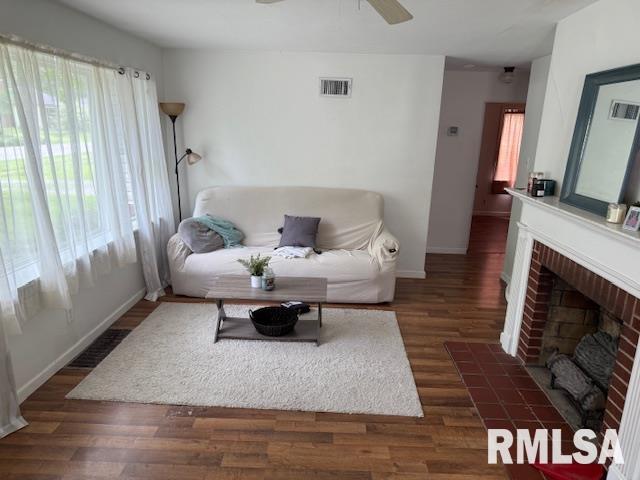 802 S Twisdale St, Carbondale, IL 62901 - photo 2