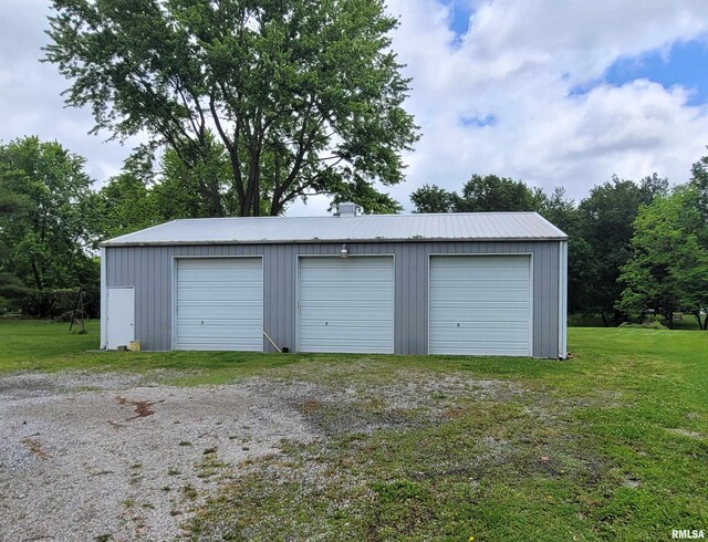 3614 S Hotze Rd, Salem, IL 62881 - view of detached garage