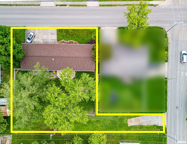 1103 W Boone St, Salem, IL 62881 - aerial overview of property's location with property parcel outlined