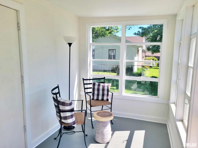 901 Catherine St, Metropolis, IL 62960 - sunroom with healthy amount of natural light