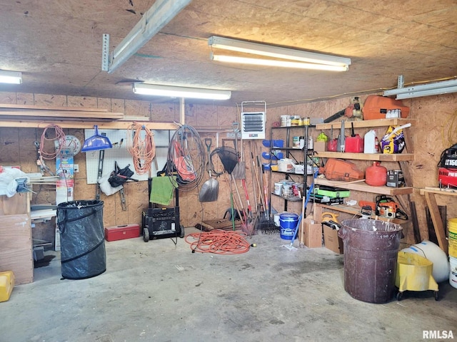 901 Catherine St, Metropolis, IL 62960 - garage with a workshop area