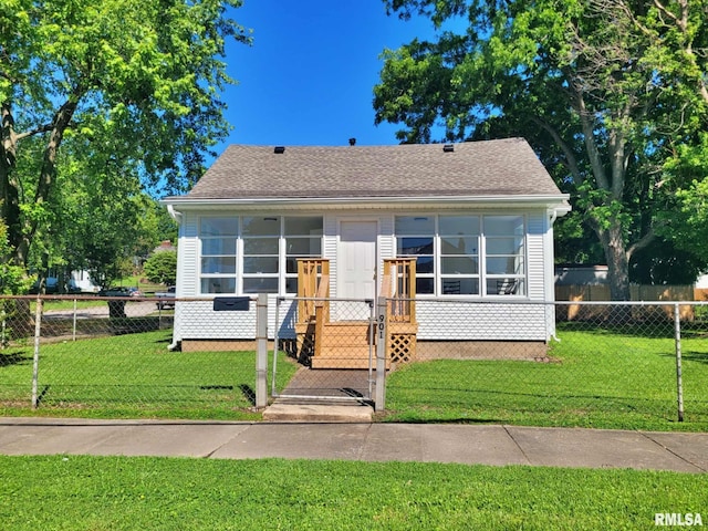 901 Catherine St, Metropolis, IL 62960 - view of front of house featuring a gate and a shingled roof