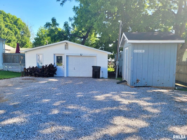 901 Catherine St, Metropolis, IL 62960 - detached garage featuring driveway