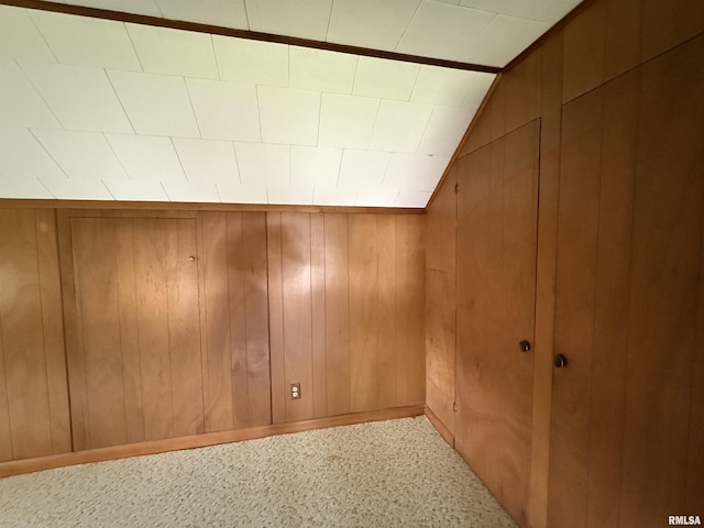 19 Park Ln, Centralia, IL 62801 - detailed view of wooden walls