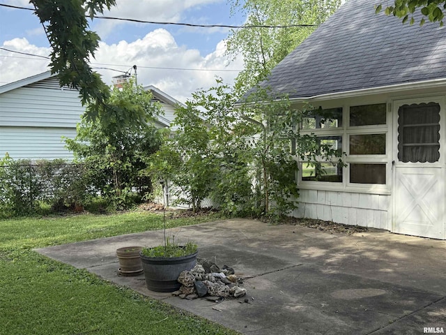 19 Park Ln, Centralia, IL 62801 - view of green lawn with a patio area