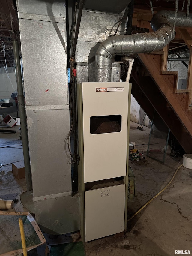1480 Hemlock Rd, Duquoin, IL 62832 - utilities featuring heating unit