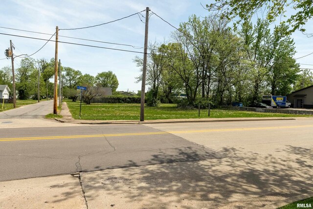 107 N Carbon St, Marion, IL 62959 - photo 7