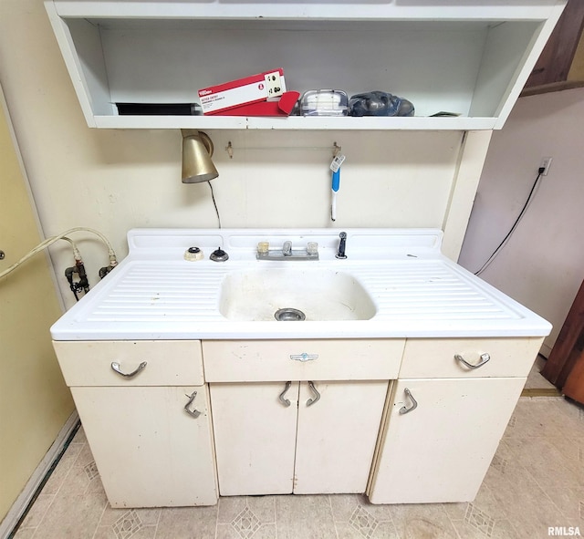 422 E Dr, Flora, IL 62839 - miscellaneous room featuring a sink