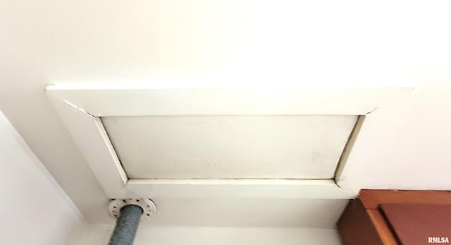 422 E Dr, Flora, IL 62839 - view of bathroom