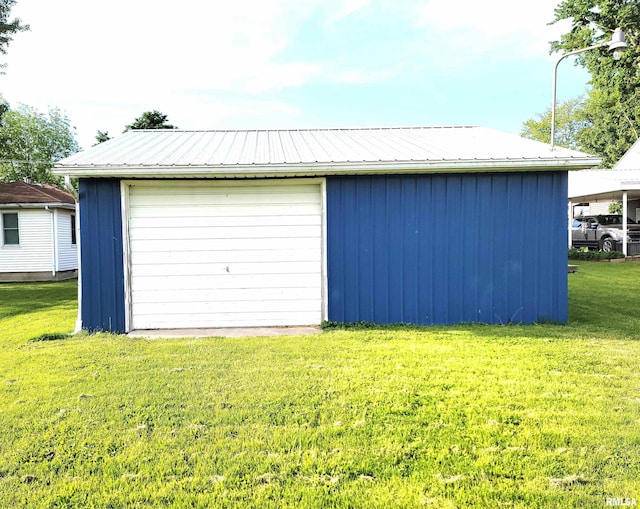 422 E Dr, Flora, IL 62839 - view of detached garage