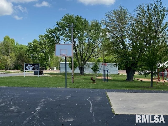 403 S Elm St, Ina, IL 62846 - view of sport court featuring community basketball court and a lawn