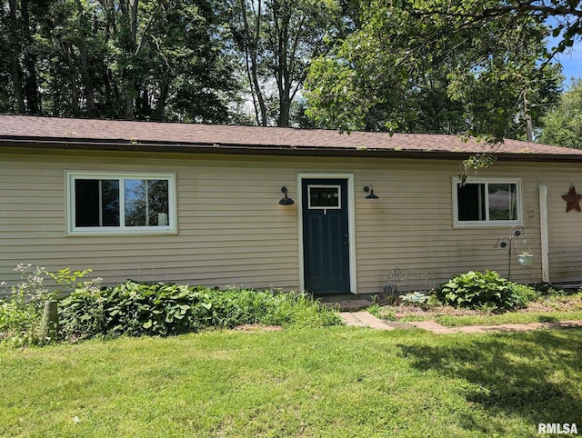 8271 Pigg Ln, Thompsonville, IL 62896 - single story home with a front yard