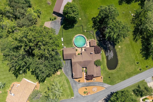 415 E Reichert Dr, Marion, IL 62959 - aerial view of property and surrounding area featuring a pool area