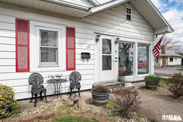 527 E Lawrence St, Benton, IL 62812 - view of entrance to property