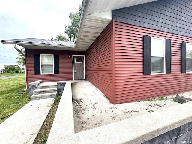 310 E Texas Ave, Sandoval, IL 62882 - photo 2
