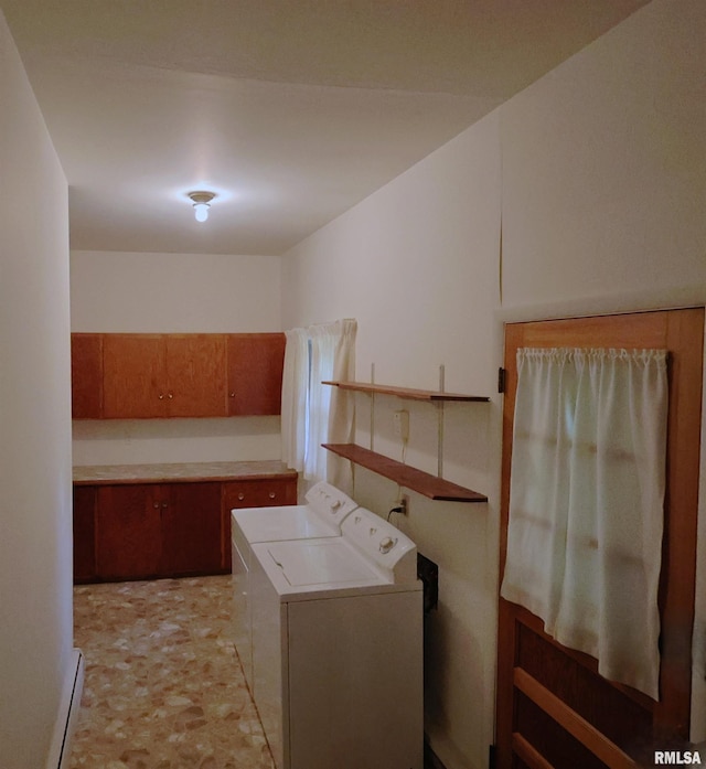 914 Meadow Ln, Salem, IL 62881 - washroom featuring independent washer and dryer and a baseboard radiator