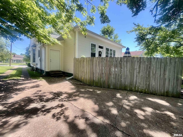 212 E 3rd St, Metropolis, IL 62960 - view of home's exterior featuring entry steps