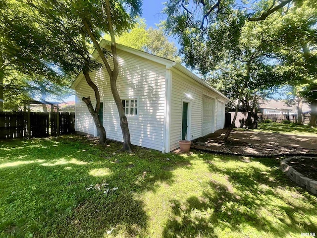 212 E 3rd St, Metropolis, IL 62960 - view of side of home