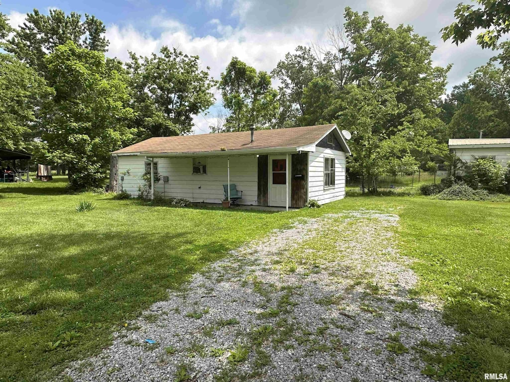 1502 N 13th St, Herrin, IL 62948 - photo 1