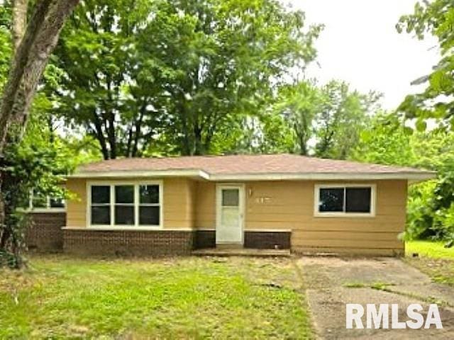 415 Marteeny St, Mount Vernon, IL 62864 - view of front of home featuring brick siding