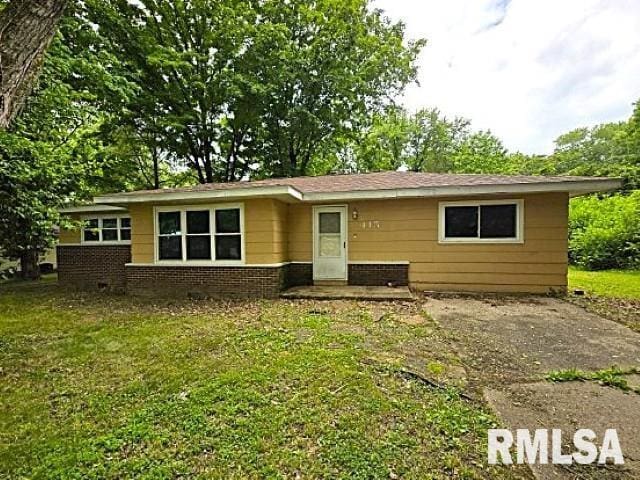 415 Marteeny St, Mount Vernon, IL 62864 - view of front of house with a front lawn and brick siding