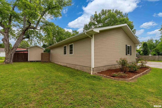 213 Texas Ave, Carterville, IL 62918 - view of side of property
