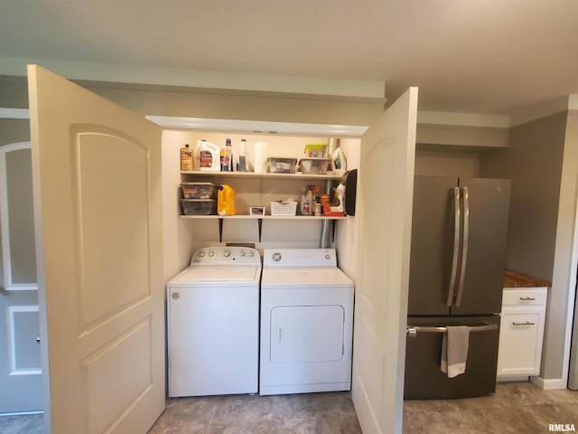 614 S Skyline Dr, Carbondale, IL 62901 - washroom with washing machine and clothes dryer