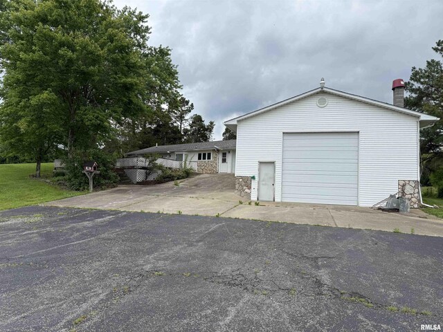 15 Dunn Ln, Goreville, IL 62939 - view of garage