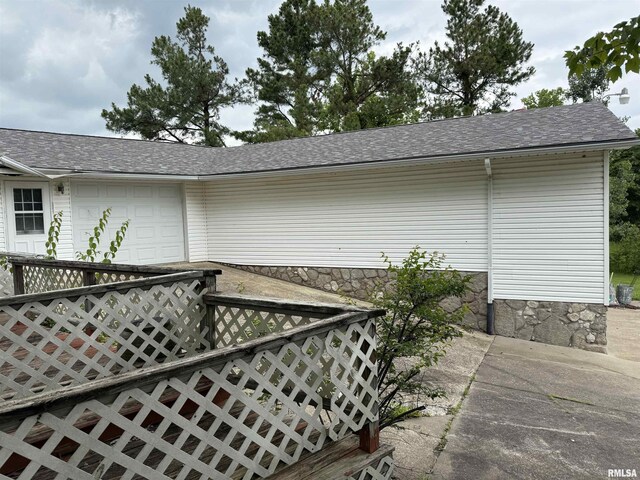 15 Dunn Ln, Goreville, IL 62939 - view of patio / terrace with a garage