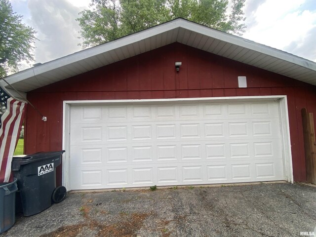 415 N Broadway St, Waltonville, IL 62894 - photo 8