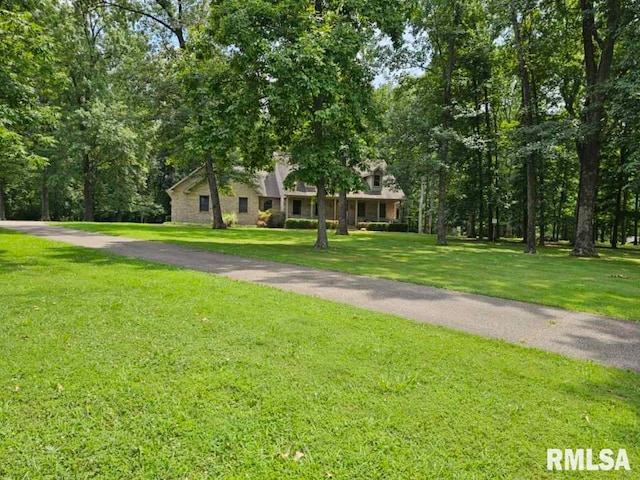 9 Fawn Dr, Fairfield, IL 62837 - view of front of property featuring a front lawn
