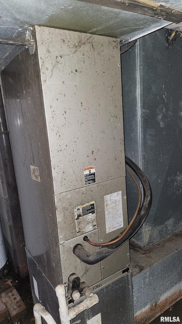 608 N Otis St, Marion, IL 62959 - utilities featuring heating unit