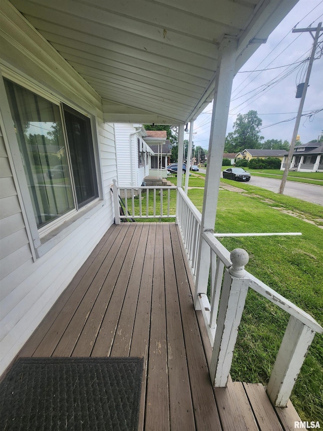 528 N 15th St, Murphysboro, IL 62966 - porch with a yard