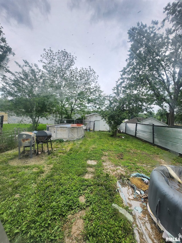 528 N 15th St, Murphysboro, IL 62966 - view of yard with an outdoor pool