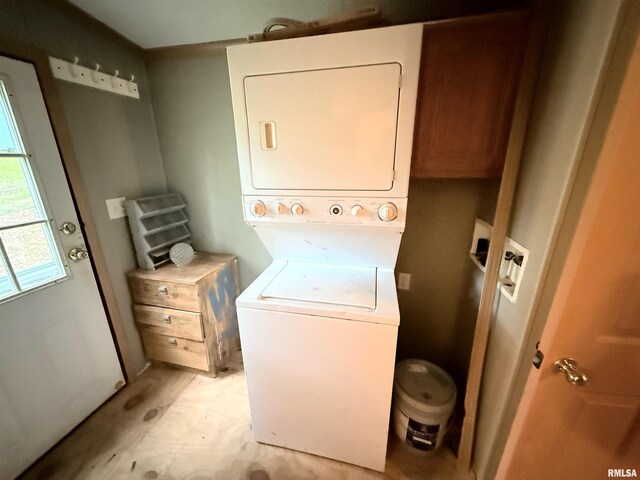 45 White Sands Rd, Creal Springs, IL 62922 - laundry area featuring stacked washer and clothes dryer