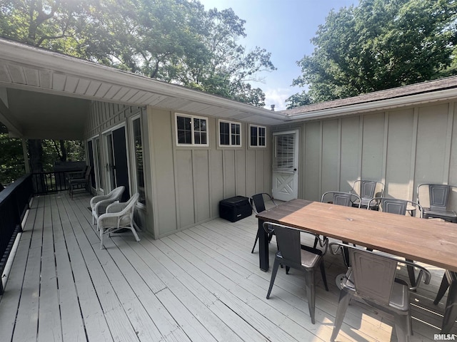 1150 Lakeview Dr, Creal Springs, IL 62922 - deck with outdoor dining space