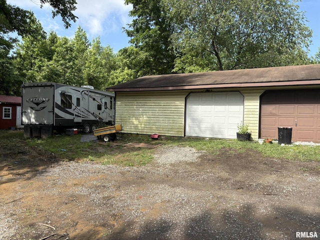 7227 Pickle City Rd, Benton, IL 62812