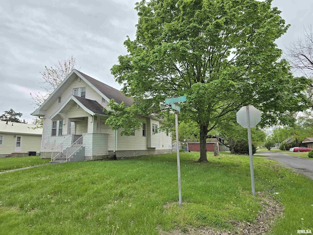 1201 E Noleman, Centralia, IL 62801 - view of front of house with a front lawn