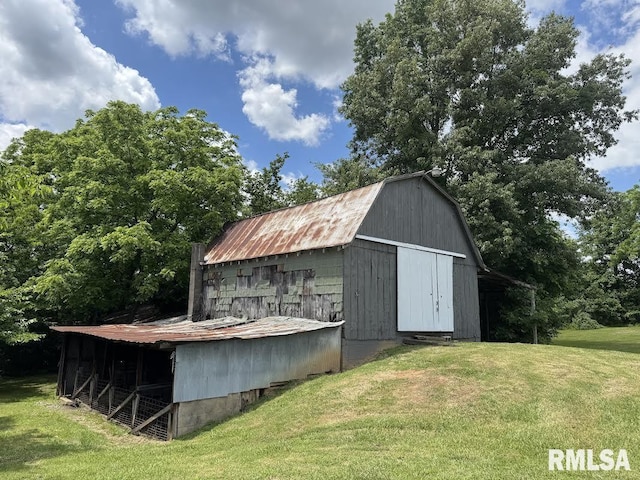 6984 Washington St, Mulkeytown, IL 62865 - view of barn with a lawn