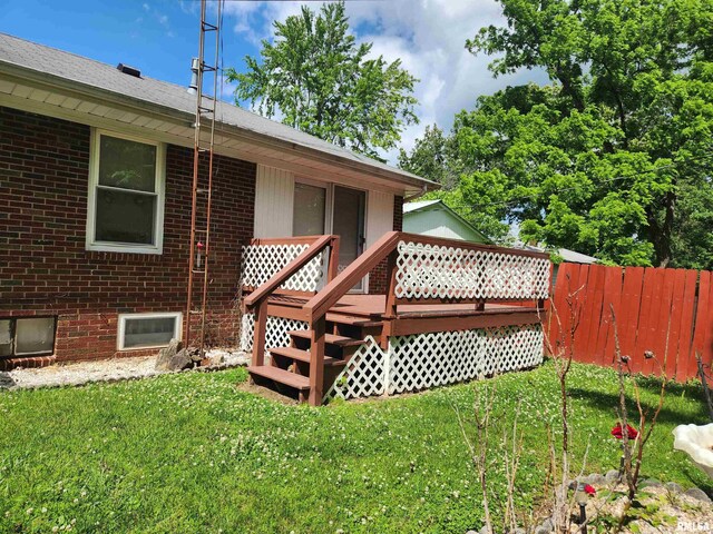 605 Pace Ave, Mount Vernon, IL 62864 - view of wooden deck