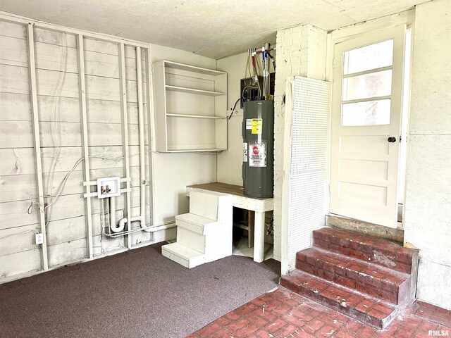 518 Noleman St, Centralia, IL 62801 - mudroom featuring water heater