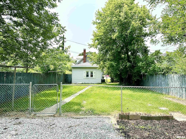 518 Noleman St, Centralia, IL 62801 - view of yard with a gate