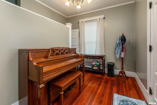 713 E Main St, Marion, IL 62959 - sitting room featuring crown molding, wood finished floors, baseboards, and ceiling fan