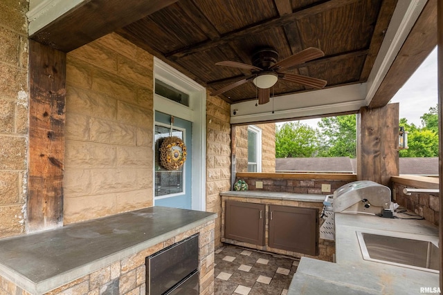 713 E Main St, Marion, IL 62959 - view of patio featuring exterior kitchen and a ceiling fan